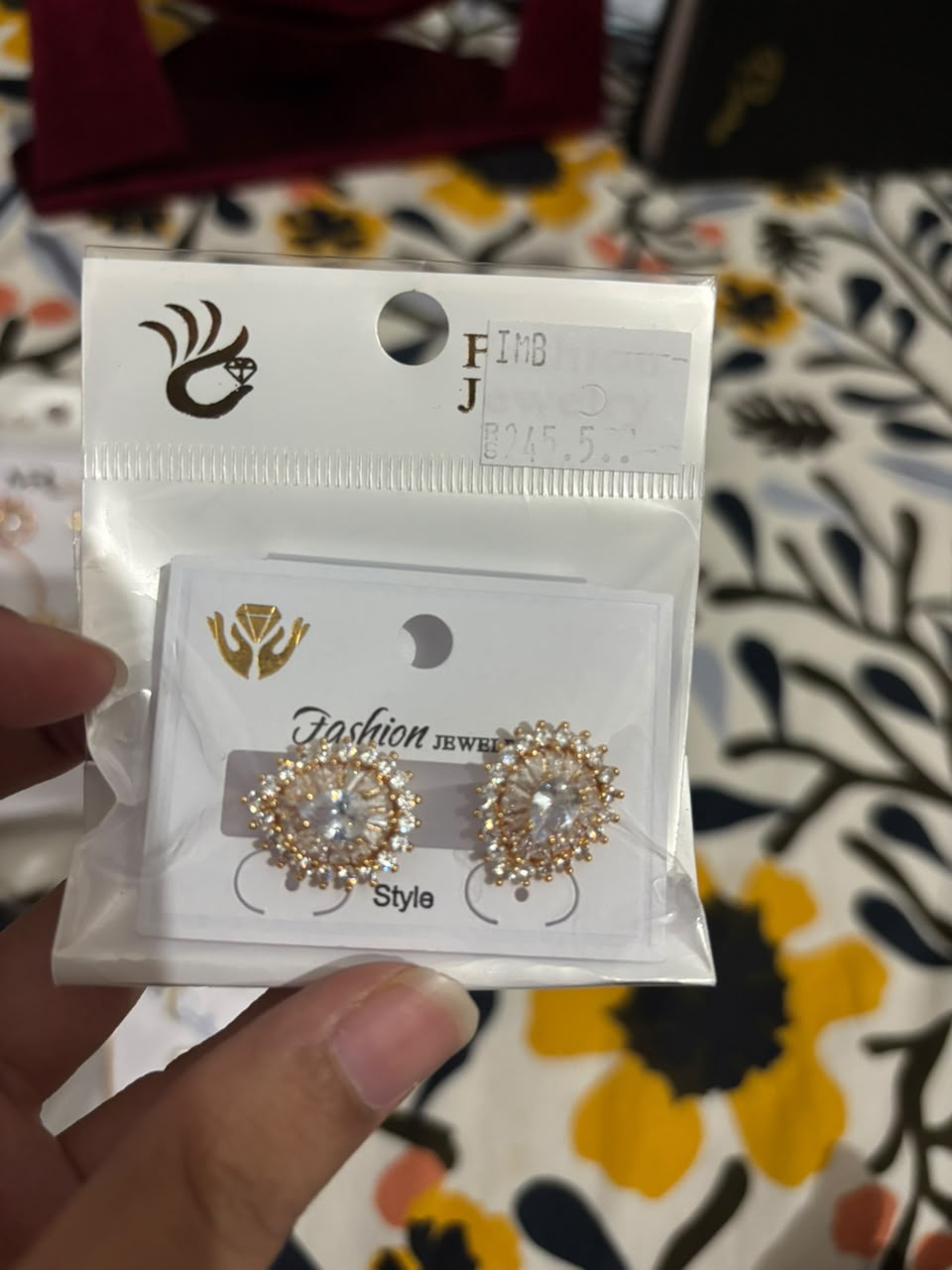 Gold Oval Crystal Starburst Stud Earrings