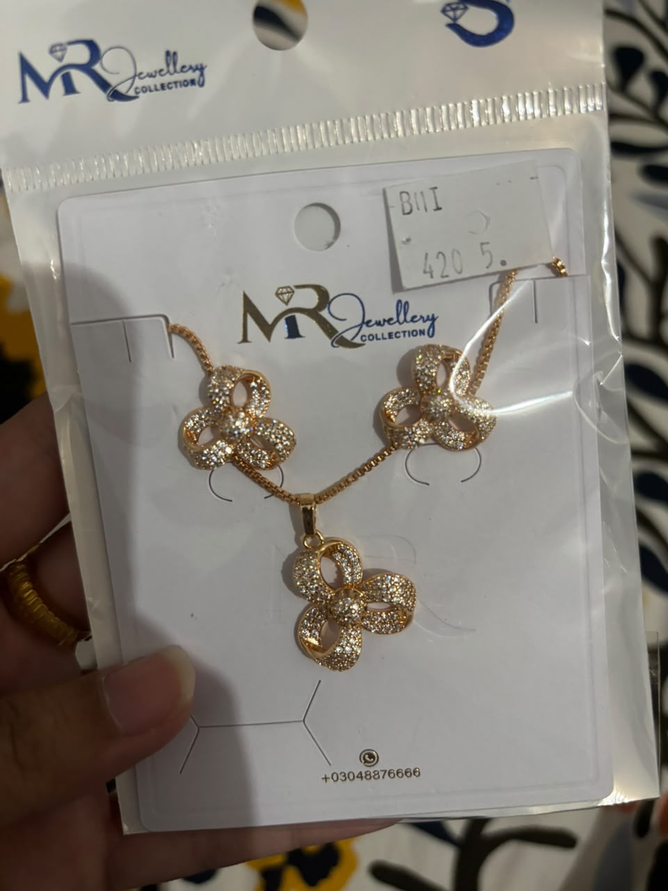 Gold Three-Leaf Clover Crystal Necklace and Earring Set